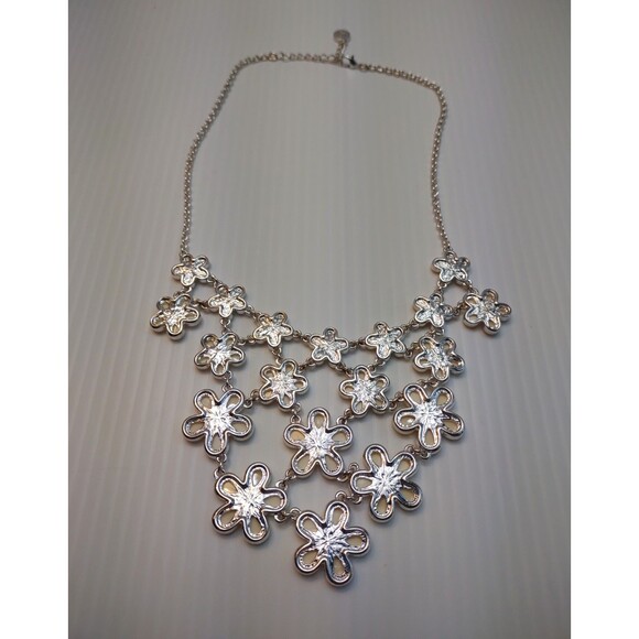 Vintage Liz Claiborne Bib Necklace Daisies Silver Tone Floral Daisy Wedding Date - Picture 4 of 7